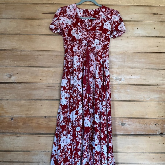 Red floral maxi dress small - Picture 1 of 9